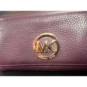 Michael Kors Fulton Flap Wallet Plum Purple Pebbled Leather Gold Logo Large